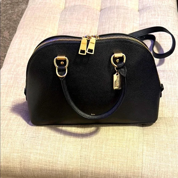 Elegant Black Leather Coach Handbag - Picture 1 of 5